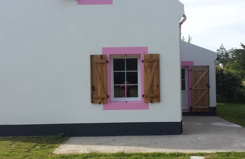 Sauzon House | Family Home 2 km from Sauzon, Near Donnant Beach, Sleeps 8