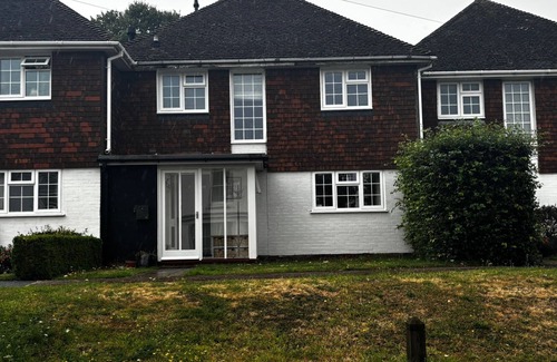Wingham House | Family Home 3 Bed Vicarage Gardens, Wingham, Kent
