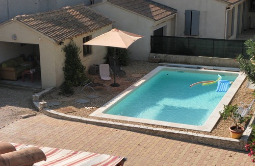 Chateauneuf-du-Pape House | FAMILY HOME WITH PRIVATE POOL SLEEPS 10