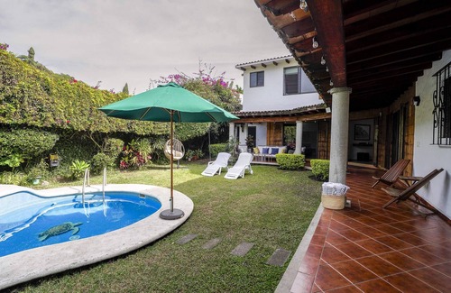 Cuernavaca House | Family Home I Pool & Jacuzzi with Solar Heater