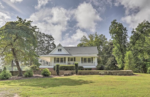 Lexington Cottage | Family Home w/Fire Pit, 2 Mi to Lake Access