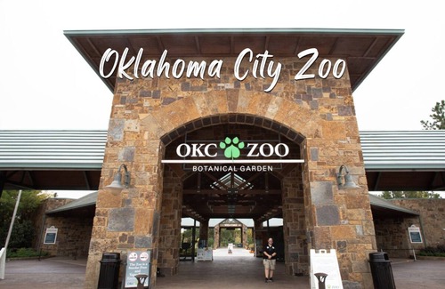 Central Oklahoma City House | Family Home w/Pool-Hot Tub-Large Yard-Pool Table & Rainshower