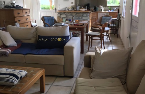 Locmaria House | Family home with wooded garden 1km from the beach sleeps 10