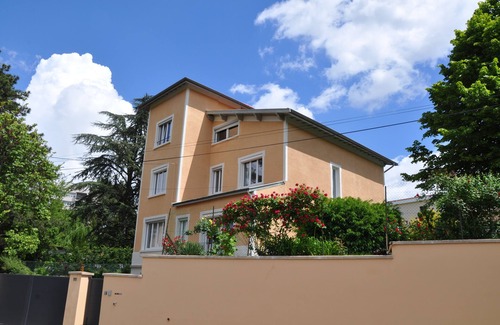 Sainte-Foy-les-Lyon House | Family house with swimming pool 3 kms from Vieux Lyon, 6 bedrooms, sleeps 10