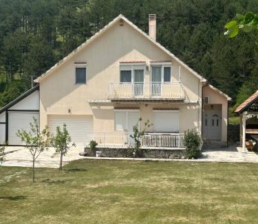 Njegusi House | Family house on the mountain - Krstac, Njegusi