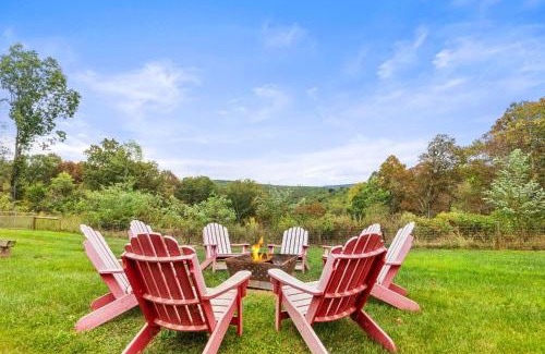 Baker Apartment | Family Mountain Escape w Private Suite Modern Comforts