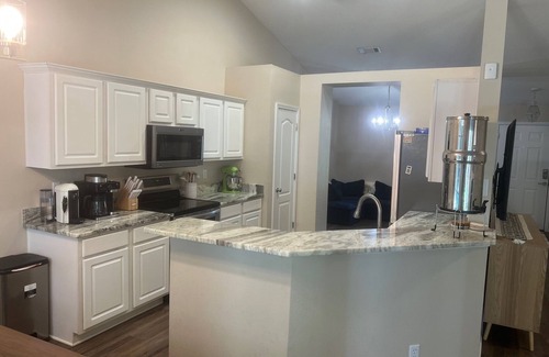 Milton House | Family Oasis in Milton – 4BR, Sparkling Pool, Pet-Friendly & Fully Fenced!