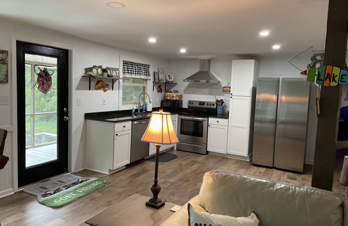 Wetumpka House | Family Oriented I Pet Friendly I High Speed Internet I Private Boat Ramp