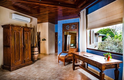 Tamarindo House | Family Paradise 6-BR Villa w/private pool Steps from Beach and Tamarindo Town
