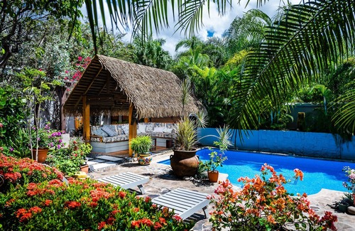 Tamarindo House | Family Paradise 6-BR Villa w/private pool Steps from Beach and Tamarindo Town