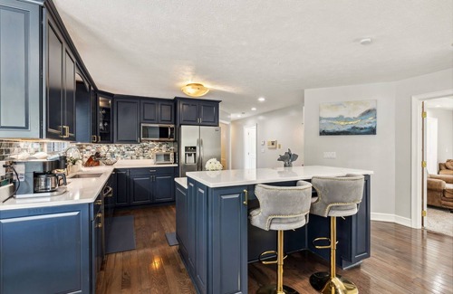 Amherst House | Family Paradise - Pool, Theater, Games Galore!