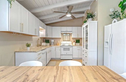 Del Rey Oaks House | Family Playground by the Bay