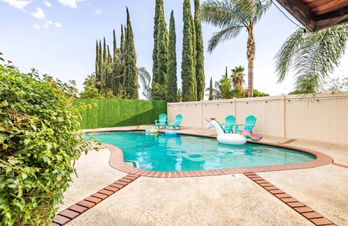 Patton House | FAMILY POOL HOME☀ 3-BDR/Sleeps 9/KING BED Suite/BILLIARD TABLE/PingPong Table