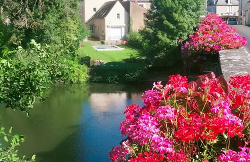 Bazouges-sur-le-Loir Cottage | Family Retreat: Heated Pool, Garden, Near Zoo & Le Mans Circuit