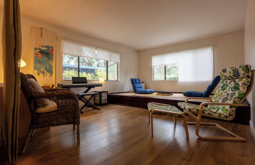 Boyes Hot Springs House | Family Retreat & Workspace! Near 30+ vineyards and Plaza! Parking. WiFi.