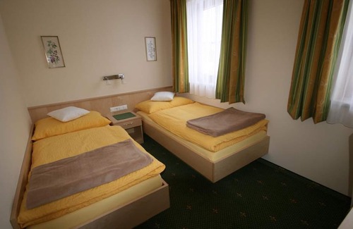Haus Cottage | Family room with shower, WC - Pension Thorerhof