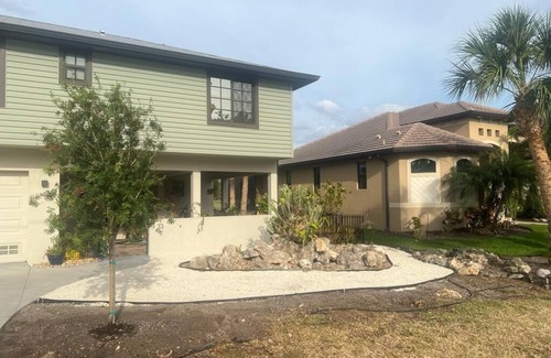 Pine Valley House | family size house lake view, with pool and pet friendly