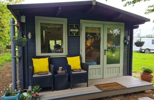 Chawston Cabin | Family size wilderness style cabin just off the A1