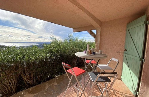 Les Issambres Apartment | Family studio with terrace, pool, tennis, and parking in Les Issambres