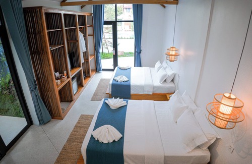 Kampot Resort | Family Suite Pool View