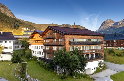 Warth House | Family suite with balcony - Hotel Walserberg