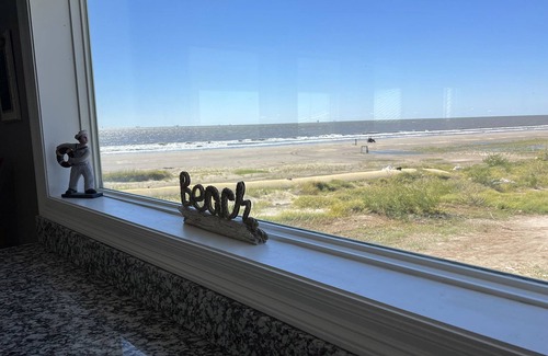 Grand Isle House | Family Tides - Beachfront - Island Realty
