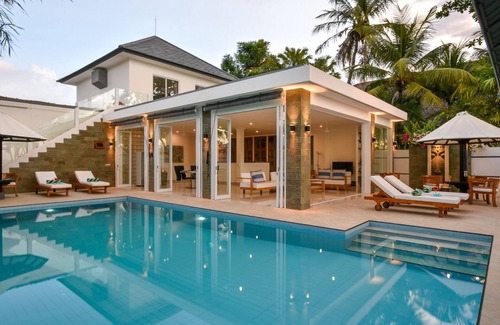Dencarik Villa | FAMILY VACATION RENTAL - 10 BR VILLA w/BEACH VIEW
