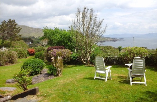 Caherdaniel House | Family Vacation with sea views, use of Kayak and bikes.