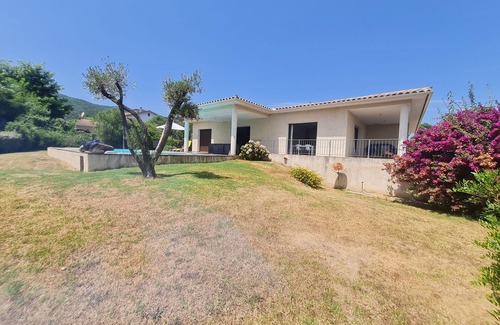 Abbazia House | Family villa with swimming pool, between sea and mountains.