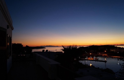 Posidonia Villa | Family villa by the sea in a quite area. Stunning sunset and agean sea view!