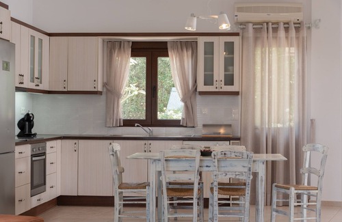 Loutra Villa | Family Villa Rousa, w/Pool, BBQ and kids playground only 6.8 km to the beach!