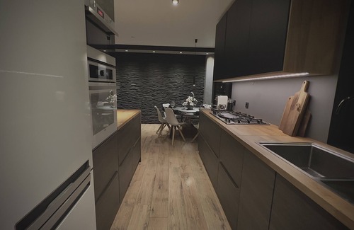 Hafnarfjordur Villa | Family Villa with hot tub -10 min from centre - renovated 2024