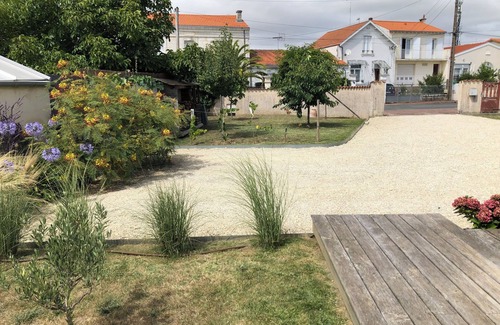 Fouras Villa | Family villa with swimming pool in the center of Fouras, close to the beaches.