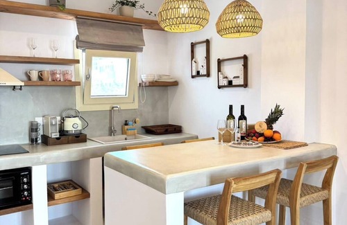 Pachena Apartment | Famly Apartment with Sea View & Plunge Pool (Ground Floor)