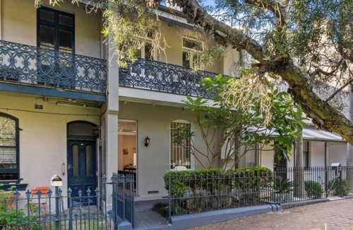 Darling Harbour House | Fancy 4 BR (Parking)/ICC&Darling Harbour-8 mins