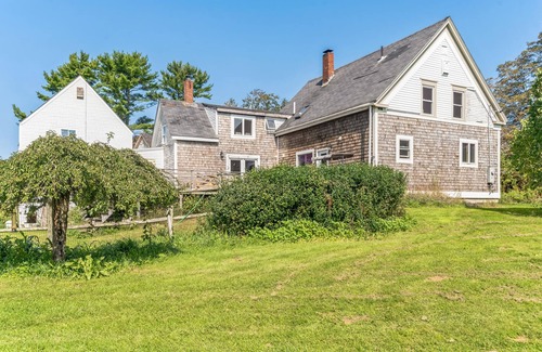 Warren House | Fancy Farmhouse on the mid coast of Maine