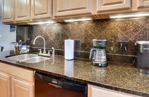 Spottswood House | Fancy Hill Estate w/ Hot Tubs & Waterfront View!