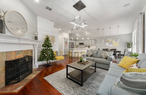 Frisco House | Fancy home in Frisco-Heated spa &pool BBQ Gameroom close to DFW sleep 10-14