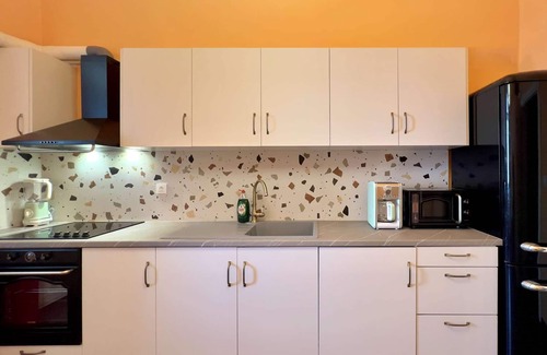 Thessaloniki City Centre Apartment | Fandango: Monumental apartment with view