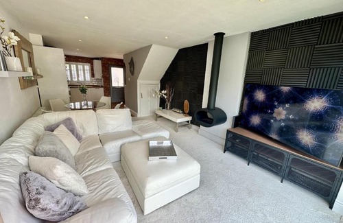 Royal Leamington Spa House | Fantastic 2-Bed House with Parking - Hosted by Hutch Lifestyle