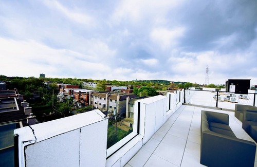 Cote-Des-Neiges—Notre-Dame-De-Grace Apartment | Fantastic* 2queen Beds*roof terrace gym
