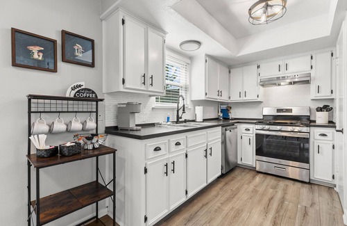 Round Rock House | Fantastic 3-bedroom house centrally located in Round Rock. With Bonus room