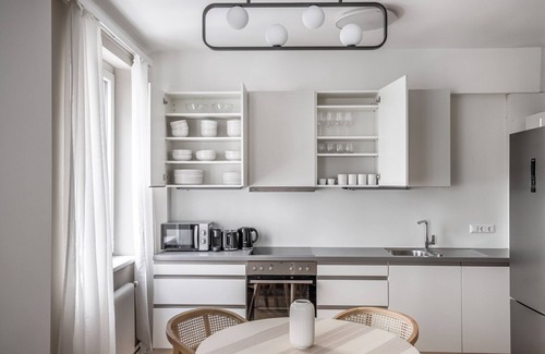 Himmelpfortgrund Apartment | Fantastic Alsergrund 2BR w/Elevator, nr Dining & Tram, by Blueground