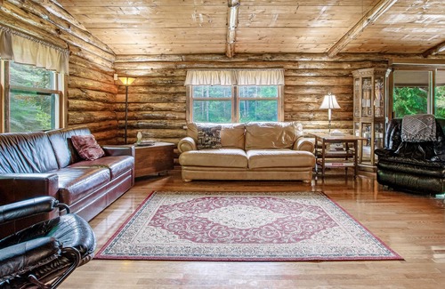 Wisconsin Dells Cabin | Fantastic Cabin on 40 Acres W/ Free WiFi, Hiking Trails, & Wood Stoves - Dogs OK