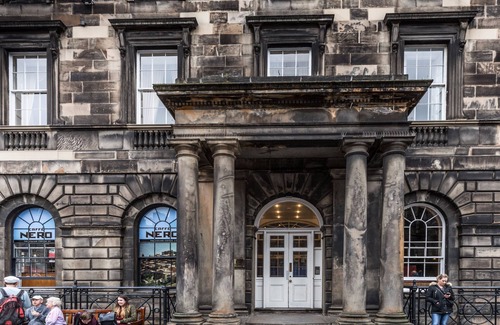 Old Town Apartment | Fantastic corner 2 bedroom property with astounding views of the famous historic Royal Mile.