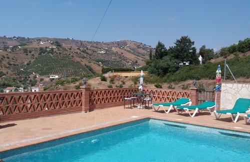 Frigiliana Cottage | Fantastic Cortijo Fuente Luz located in Fuente del Conejo (Frigiliana)