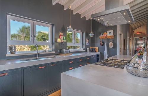 Salema House | Fantastic Family Villa with sparkling Private Pool