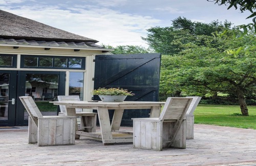 Schagen House | Fantastic farmhouse for 22 in Callantsoog