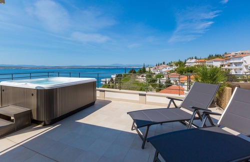 Dramalj Apartment | Fantastic flat just 100 metres from the beach with sauna, jacuzzi, sea view
