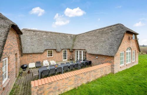Vedersø Klit House | Fantastic Holiday Home With Pool And Spa For 20 People